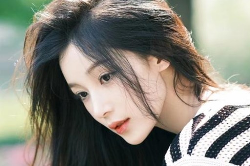 三山凌辉被曝出轨后毫不遮掩亲密姿态